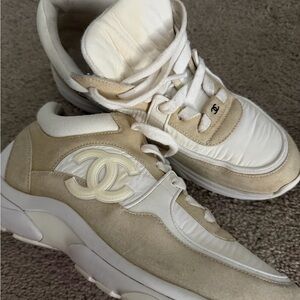 CHANEL Off-White Leather & Suede CC Logo Sneakers